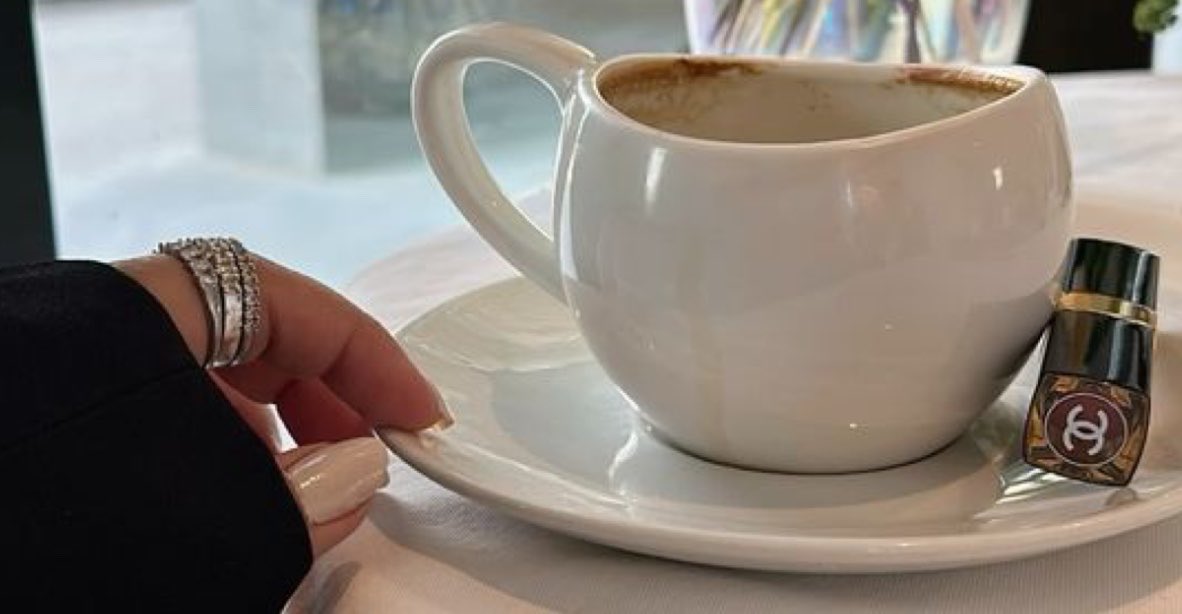 i6uxii's tweet photo. لو دروب مواصلك عكس الدروب المستقيمه 
ما تصاعبت الوصول - ولا تكاثرت المسافه
- عبد اللّه الصلاخي https://t.co/tNSXXvAa7T