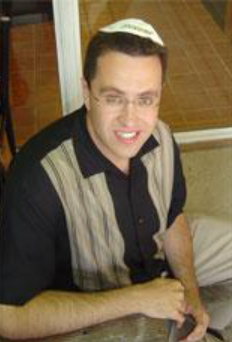 ShieldsClips's tweet photo. Did you know "Jared from Subway" - the guy who is currently in prison for sexually abusing over a dozen children, is jewish?

He had a bar mitzvah in Israel, and even did black magic jew rituals for the first kosher Subway, opened inside of a jewish community center (on 6-6) https://t.co/cIsYEOqPMv