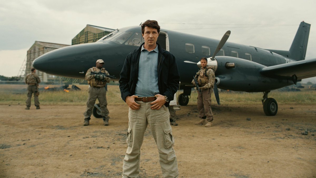 nolantenct's tweet photo. the dark knight rises has a very funny cast https://t.co/JflptaqAdy
