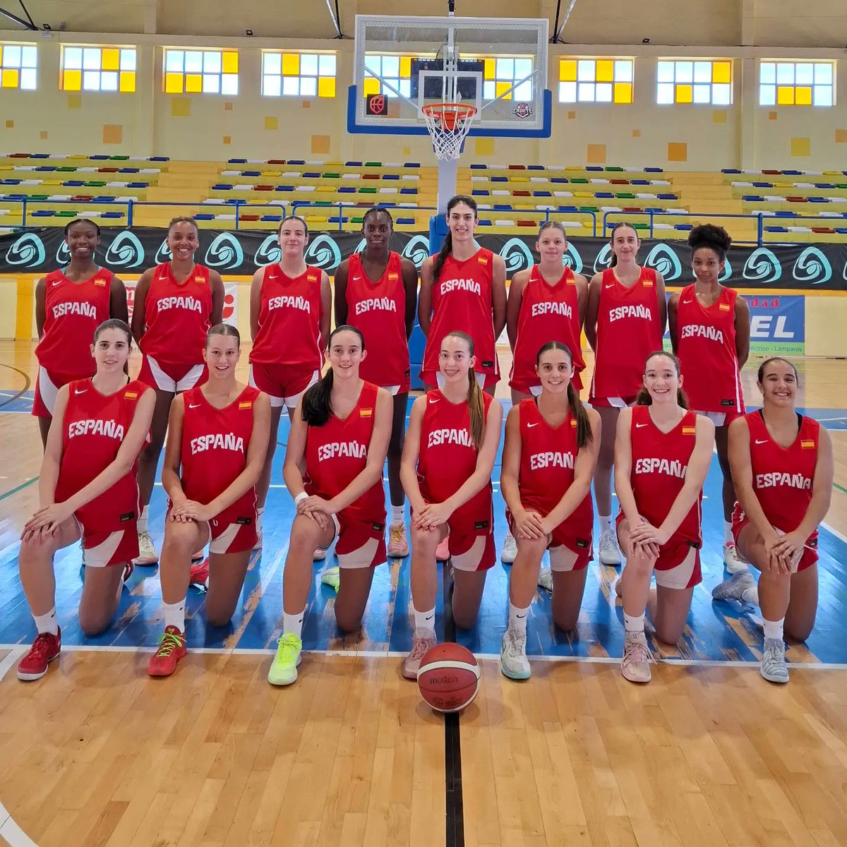 Cantera_Basket's tweet photo. ๐ TORNEO DE LA AMISTAD U15โผ๏ธ
๐ Calendario de Espaรฑa:
Viernes ๐๏ธ Grecia
Sรกbado ๐๏ธ Italia
Domingo ๐๏ธ Francia
#U15F ๐ 17:15
#U15M ๐ 19:30
๐ La Lรญnea (Cรกdiz)
๐บ FEB YouTube
ยกMucha suerte! ๐ช๐ช๐ธ https://t.co/qu58UIiOmF