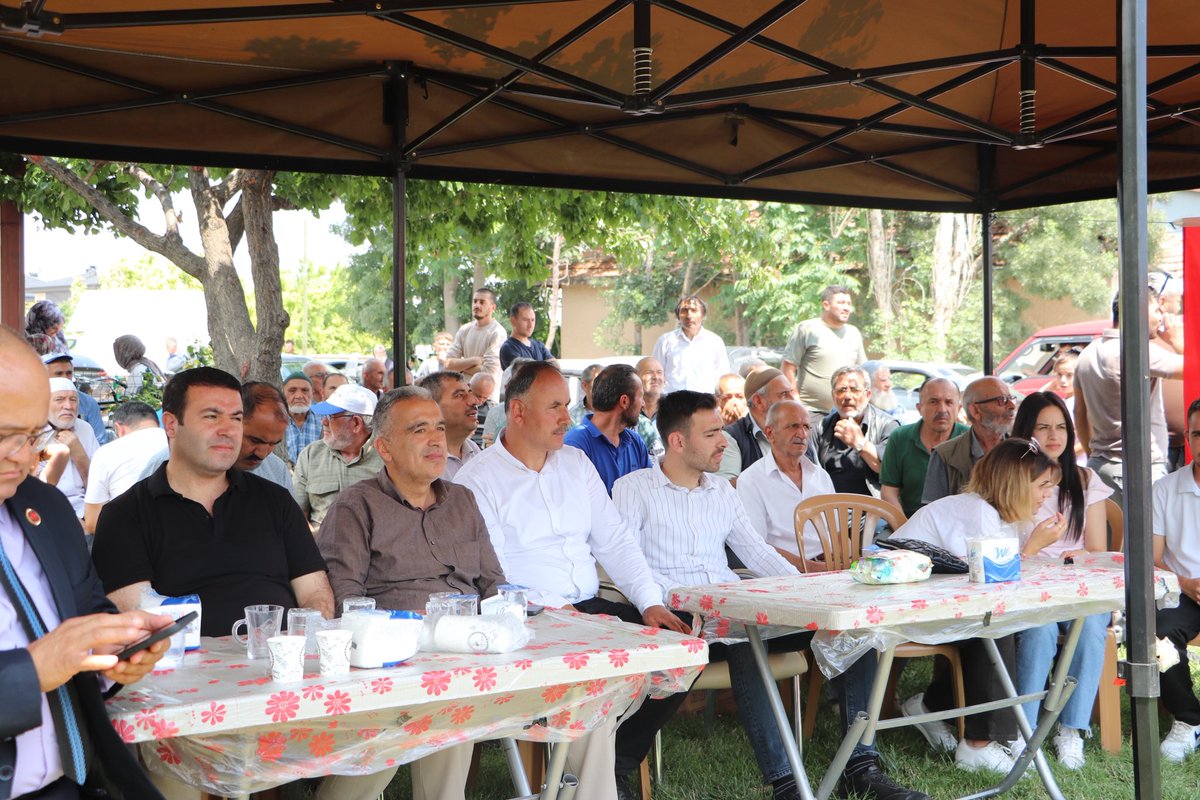 saadetpartisi42's tweet photo. İl Başkanımız Mehmet Demirel, Bahçeşehir Mahallesi Kültür Yardımlaşma ve Dayanışma Derneği Geleneksel Aşure Etkinliği Birlik Beraberlik ve Çocuk Şenliği programına katıldı. https://t.co/mC4TalZebw