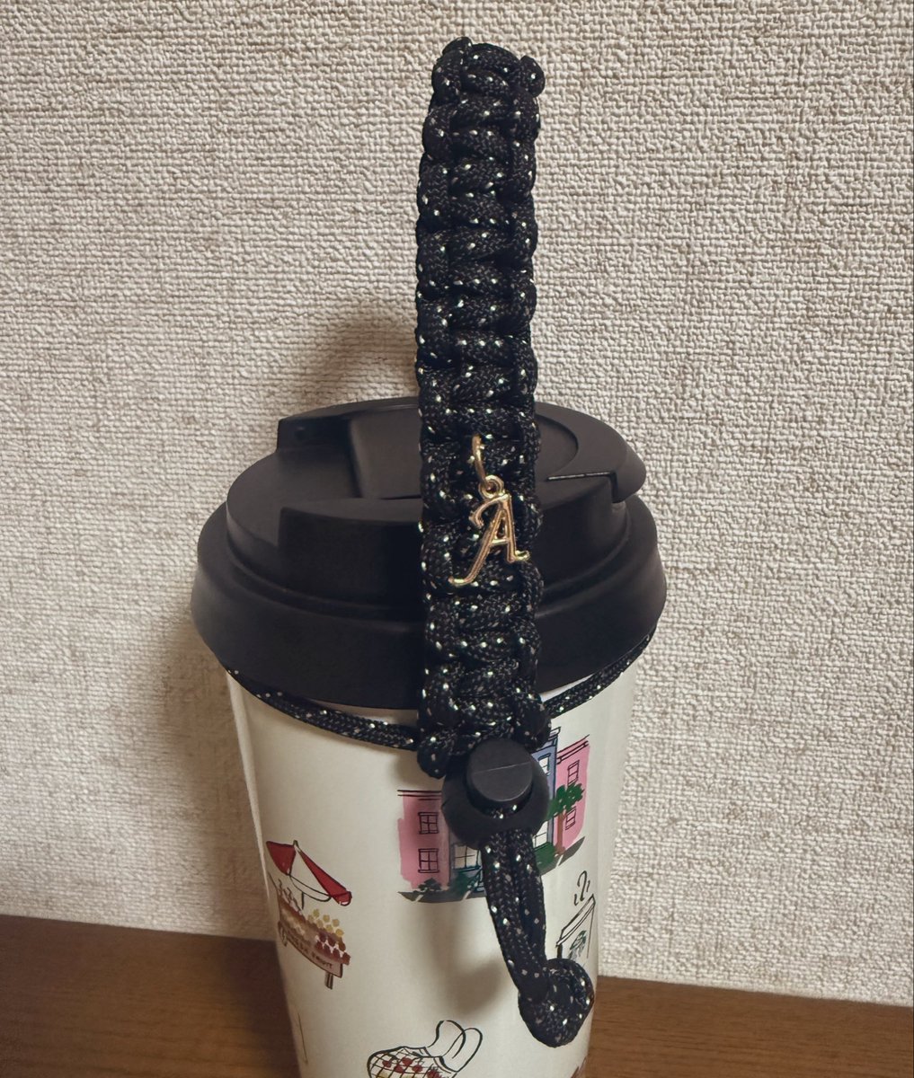 ymokkun's tweet photo. なんか急にやりたくなって
ドリンクホルダー作った🥤𓈒𓂂𓏸
満足！笑 https://t.co/uO0IzwmBMy