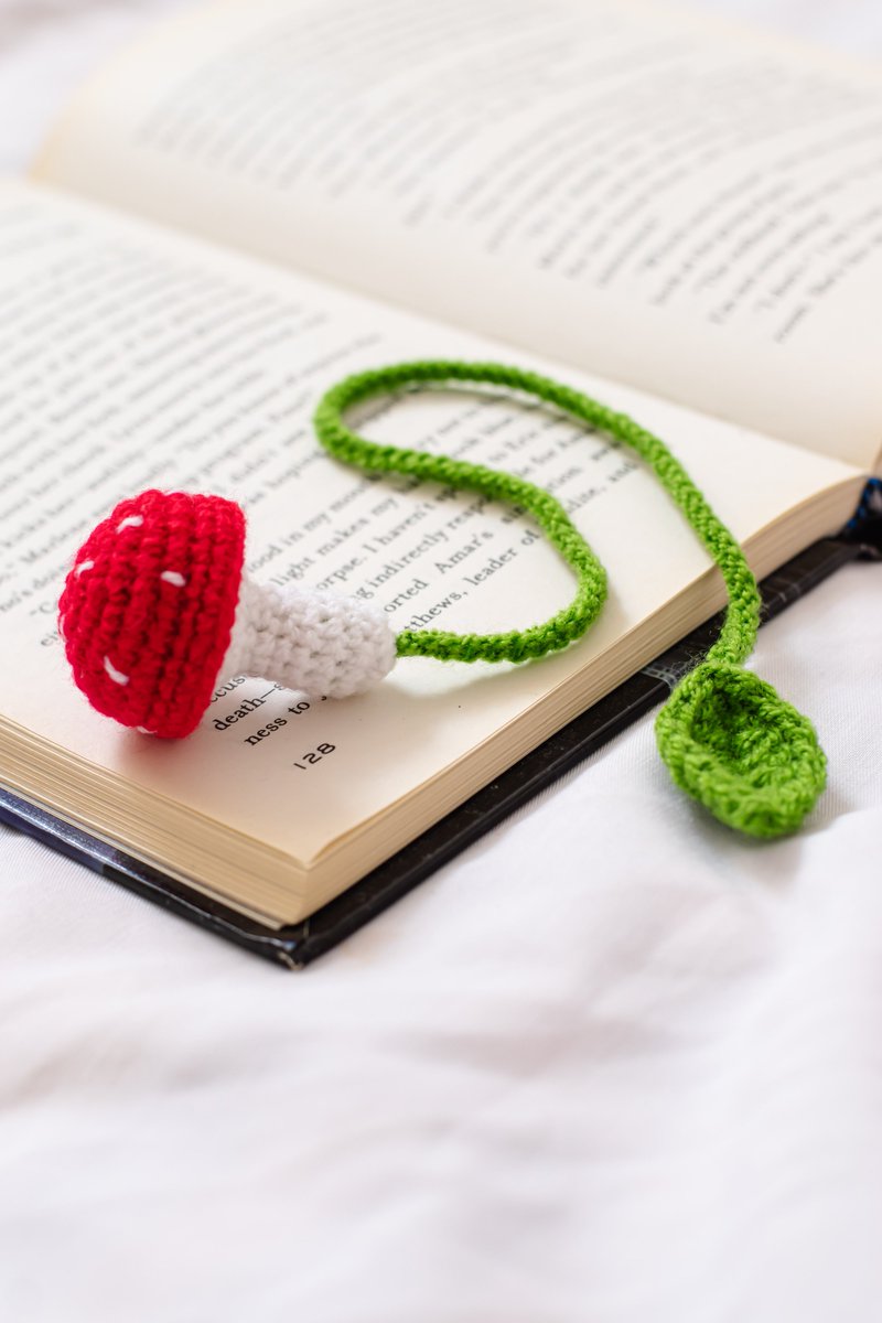 __Mrbookmark__'s tweet photo. از نهنگ پرفروشمون هم رنگهای زیادی شارژ شده😍 https://t.co/uFX05KZqJI