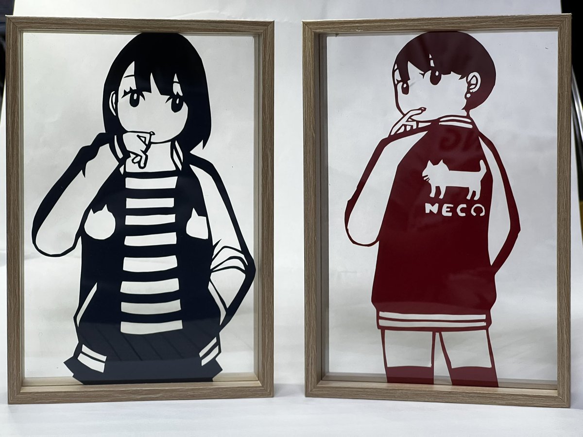 aoki818's tweet photo. 明日から始まる横須賀gallery MIOでのyonpoポップアップストアに私も切り絵で参加してます！スカジャンガール以外にビリケンギャラリーで展示した球体関節ガールも居ますのでどうぞ皆さん会いにきてください！手にとっていろんな風景を背景に見てみるとですよ！ https://t.co/lXpbD8yFU8