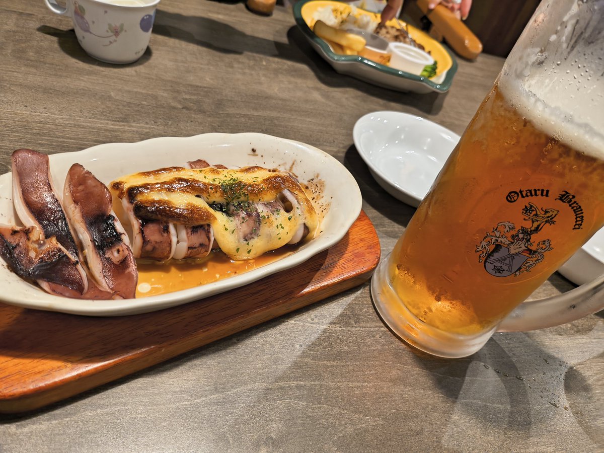 ren_iphone's tweet photo. びっくりドンキーではハンバーグではなくイカの箱舟を食べる🍻 https://t.co/PWvN4Qoc6h