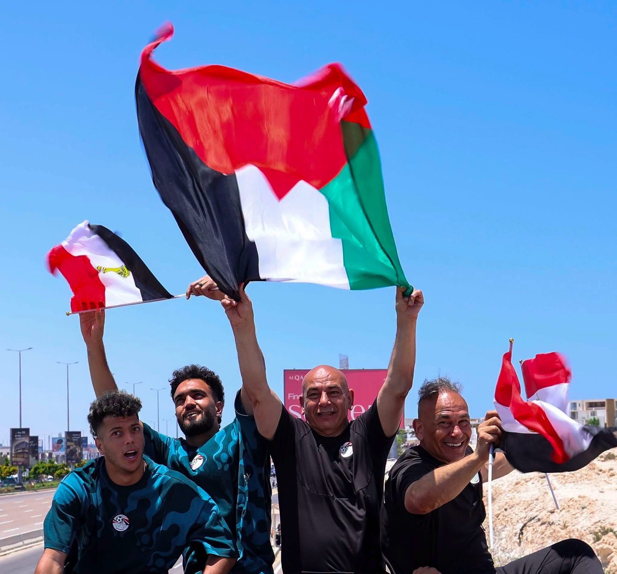 RihamKelebek's tweet photo. بتضايقكم طب اهو 🙂‍↔️🇵🇸🇪🇬❤️❤️❤️ https://t.co/lrqomIqJJW