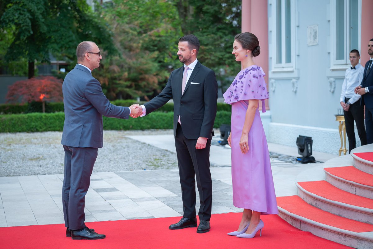barmarcinkowski's tweet photo. Cetinje, svečani prijem povodom 13. jula, Dana državnosti 🇵🇱🤝🇲🇪

***
Cetynia, uroczyste przyjęcie u Prezydenta Czarnogóry @JakovMilatovic z okazji święta czarnogórskiej państwowości 🇵🇱🤝🇲🇪 https://t.co/Q9RxlbHwfg