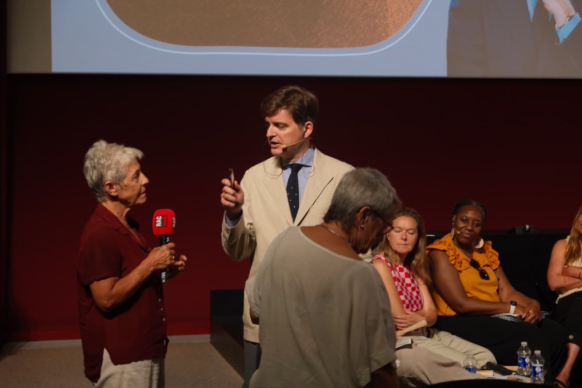 filmotecacat's tweet photo. Avui, el Vostè Primer @rac1 de Marc Giró des de la Filmoteca.

Una oportunitat perfecta per presentar els nostres cicles d'estiu i l'exposició Feminismes fílmics: 1976-2026 que tot just ahir inauguràvem. https://t.co/SuxySYDcpt