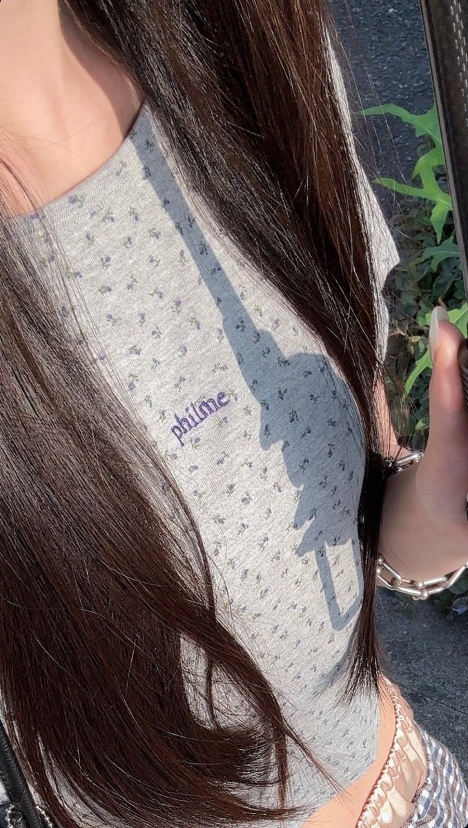 mbnvxx's tweet photo. ももちゃん🍑philme flower mini Tがステキ😍
ももちゃんにはお腹の肌出しは珍しね😊
姿が可愛いよ
#ももぐらむ https://t.co/NtpmtyOxn8