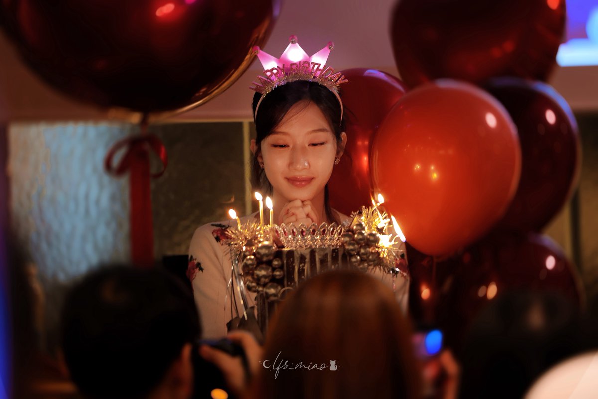 lfs_miao's tweet photo. 260710 HAPPY KAYOUNG DAY

😭🫠😘💖😌

#문가영 #MUNKAYOUNG #hbd #happykayoungday #happybirthday https://t.co/qIRhiCnIS7
