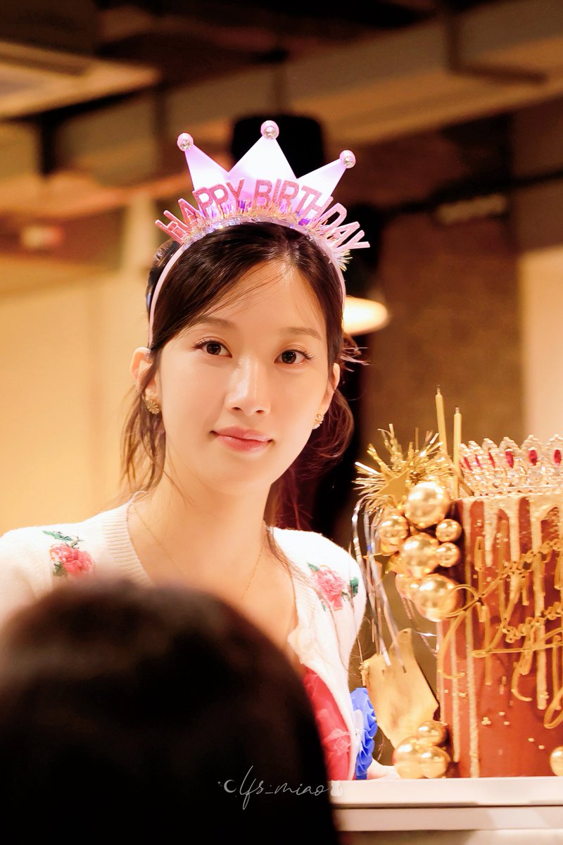 lfs_miao's tweet photo. 260710 HAPPY KAYOUNG DAY

😭🫠😘💖😌

#문가영 #MUNKAYOUNG #hbd #happykayoungday #happybirthday https://t.co/qIRhiCnIS7