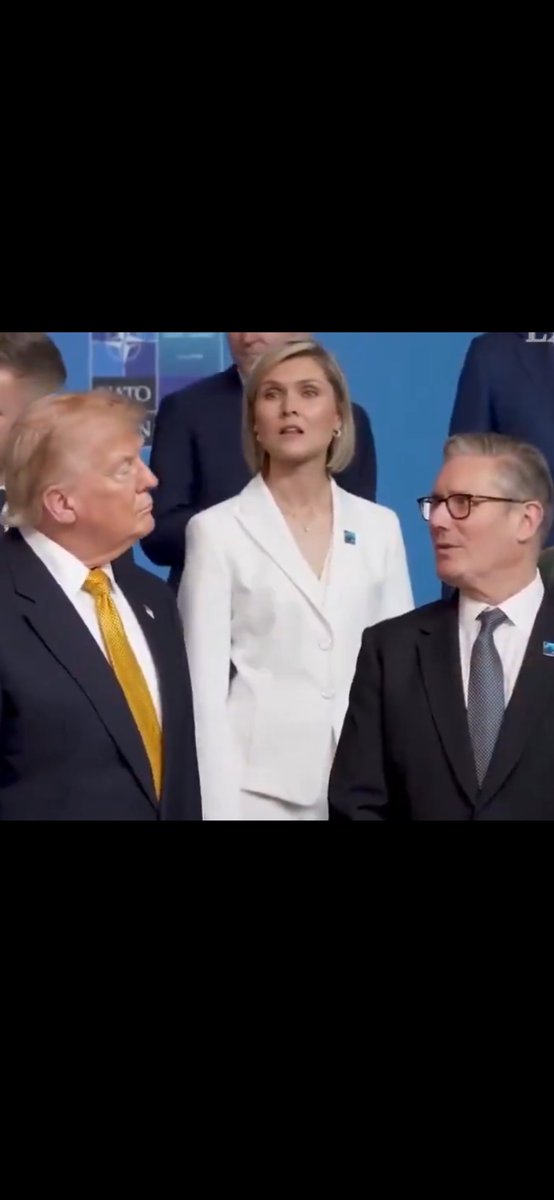 Angyl444's tweet photo. @BGatesIsaPyscho Starmer's nervous and scared as he should be! #NoneShallSleep https://t.co/PpkLZjILyS
