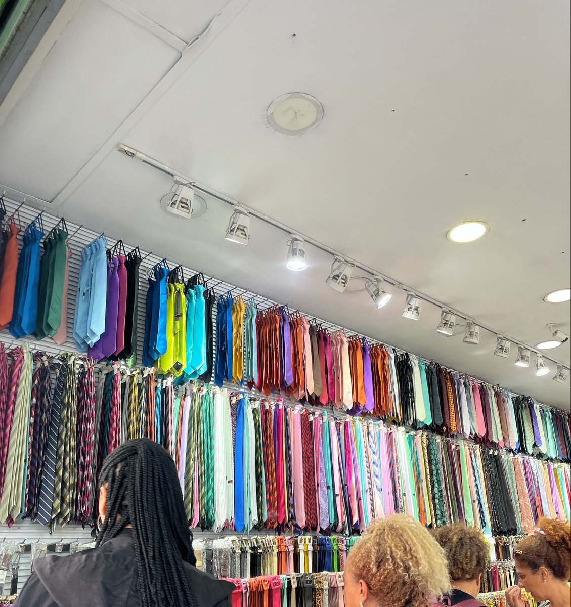 hspeitudoo's tweet photo. todas por 10 reais. paraíso para nós harries https://t.co/UantfMlxQx