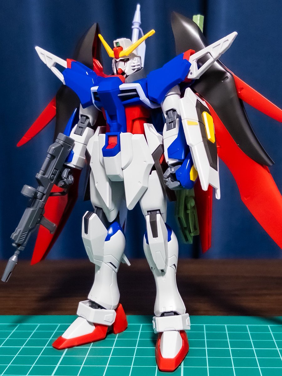syunta__joker's tweet photo. HGCE デスティニーガンダム 完成！
一回で載せきれない武器の豊富さはプレイバリューの高さでもある
#ガンプラ https://t.co/773k4S1Kpu