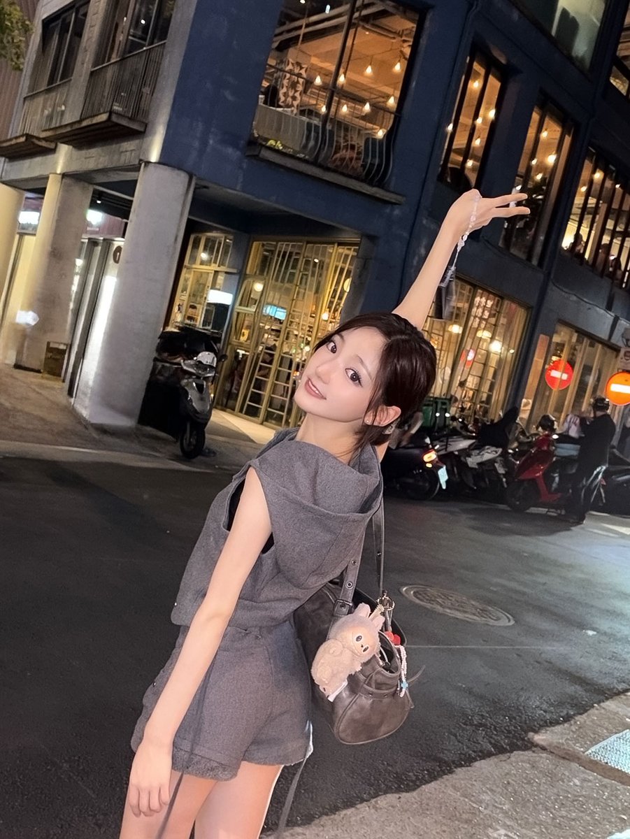 kiiikiiizip's tweet photo. ★˳॰⋆₊⋆ ☾🩶

#KiiiKiii #키키
#JIYU #지유 https://t.co/GtoO2N5B5S