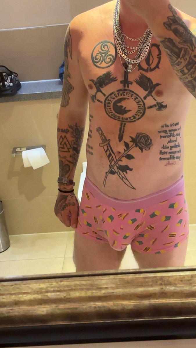 TattooDominant's tweet photo. Feeling hungry? 😈 come see what will fill you up 😈😈 https://t.co/duFDa8Uryd https://t.co/v1u3WRij84