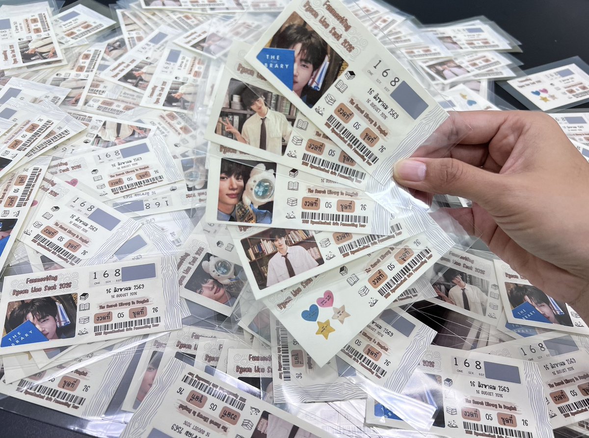 Tick58883579's tweet photo. 🥰BWS Giveaway 
แจกฟรี!! ให้กับทงทงทุกคน มารับกันนะคะ 🥰  เราไม่ได้บัตร คนที่ไม่ได้บัตรก็มาแลกมารับได้เลยนะคะ

💙Byeon Wooseok📮
“The Secret Library in Bangkok”
📍UOB LIVE Emphere
📆 16 AUG 2026

#อูเชทงgiveaway #BWS #byeonwooseok #บยอนอูซอก
 #TheSecretLibrary_in_Bangkok #변우석 https://t.co/Jz5LJ0SckX