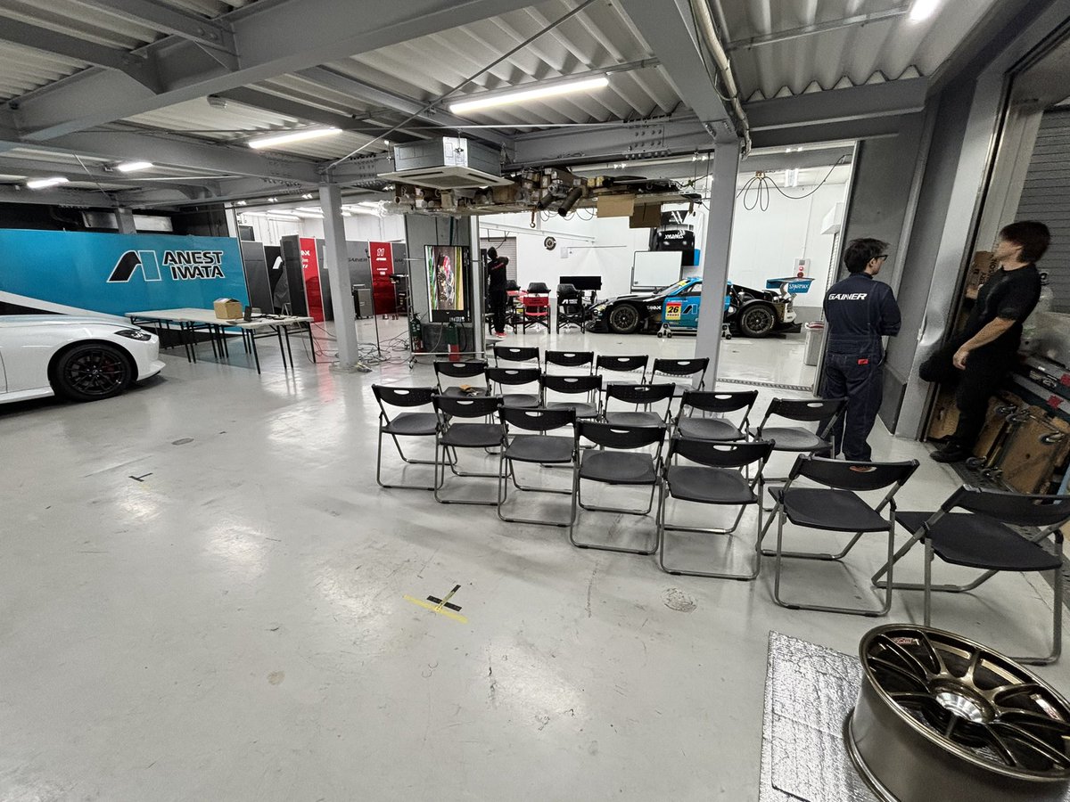 GAINER1011's tweet photo. イベント設営もほぼ完了致しました。

初の配信イベントにスタッフもワクワクが止まりません。
ぜひみなさんTiktok LIVEで見てください！

来場される方も日曜日お待ちしております！！

 #GAINAR
 #スーパーgt
 #ブンブンブンLIVE https://t.co/K3UC6IZCbL