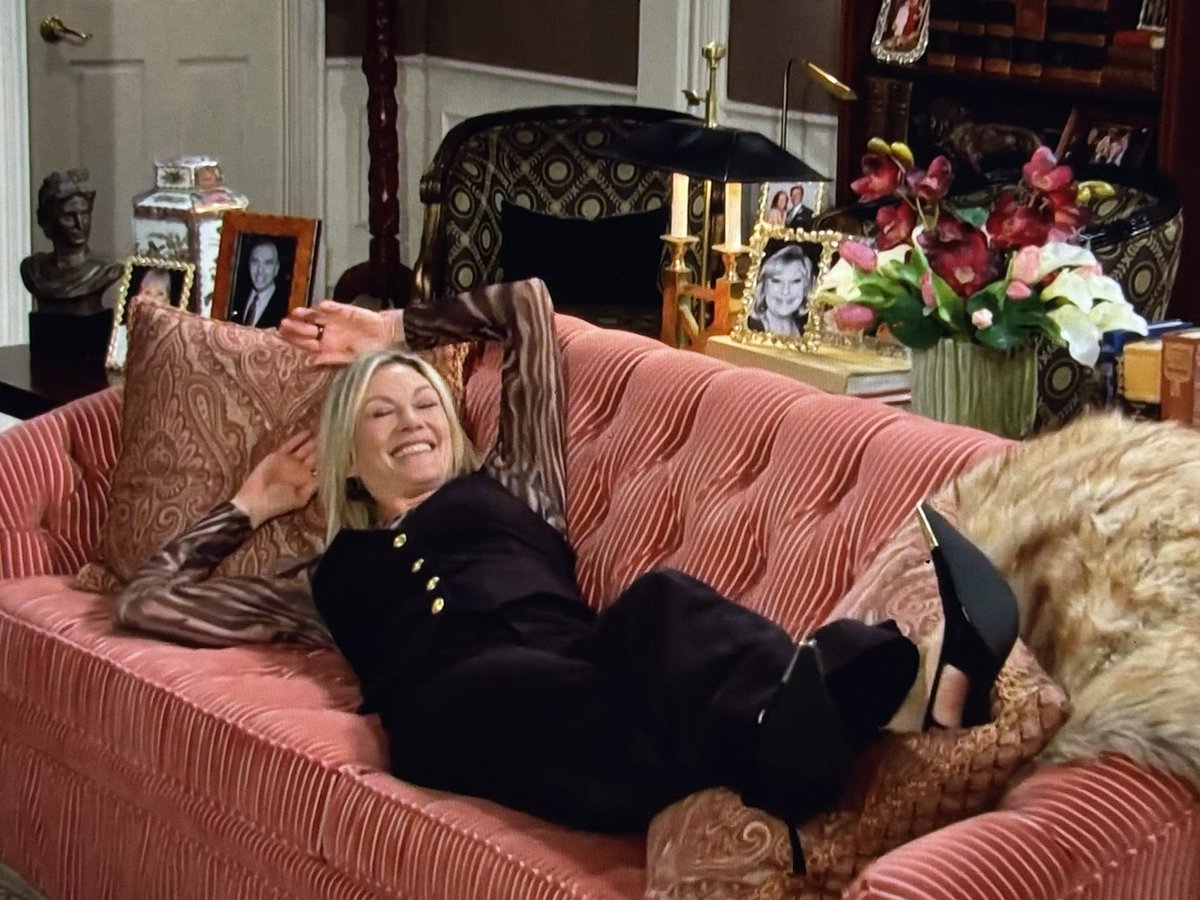 JabotBeauty's tweet photo. #AshleyAbbott @eileen_davidson returns home at the perfect time to protect #Traci to and #Jabot she will kick #Patty the fuck out it's time to clean house lady's @BethMaitlandDQB @Stacy_Haiduk @youngrestlescbs https://t.co/zCcrTsWgMg