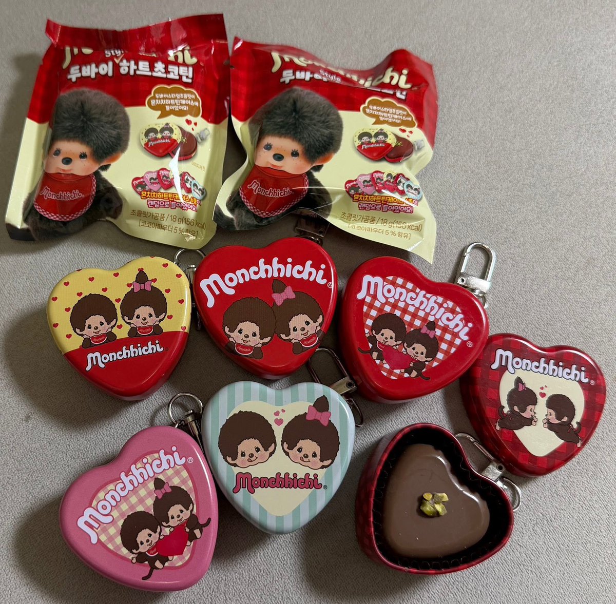 ploylynshop's tweet photo. ( สุ่ม ) พวงกุญแจ + Chocolate Dubai 160฿
ตลับเอาไว้ใส่ของจุกจิกได้ค่ะ น่ารัก หายากมากก!! https://t.co/9JW9he5hIM