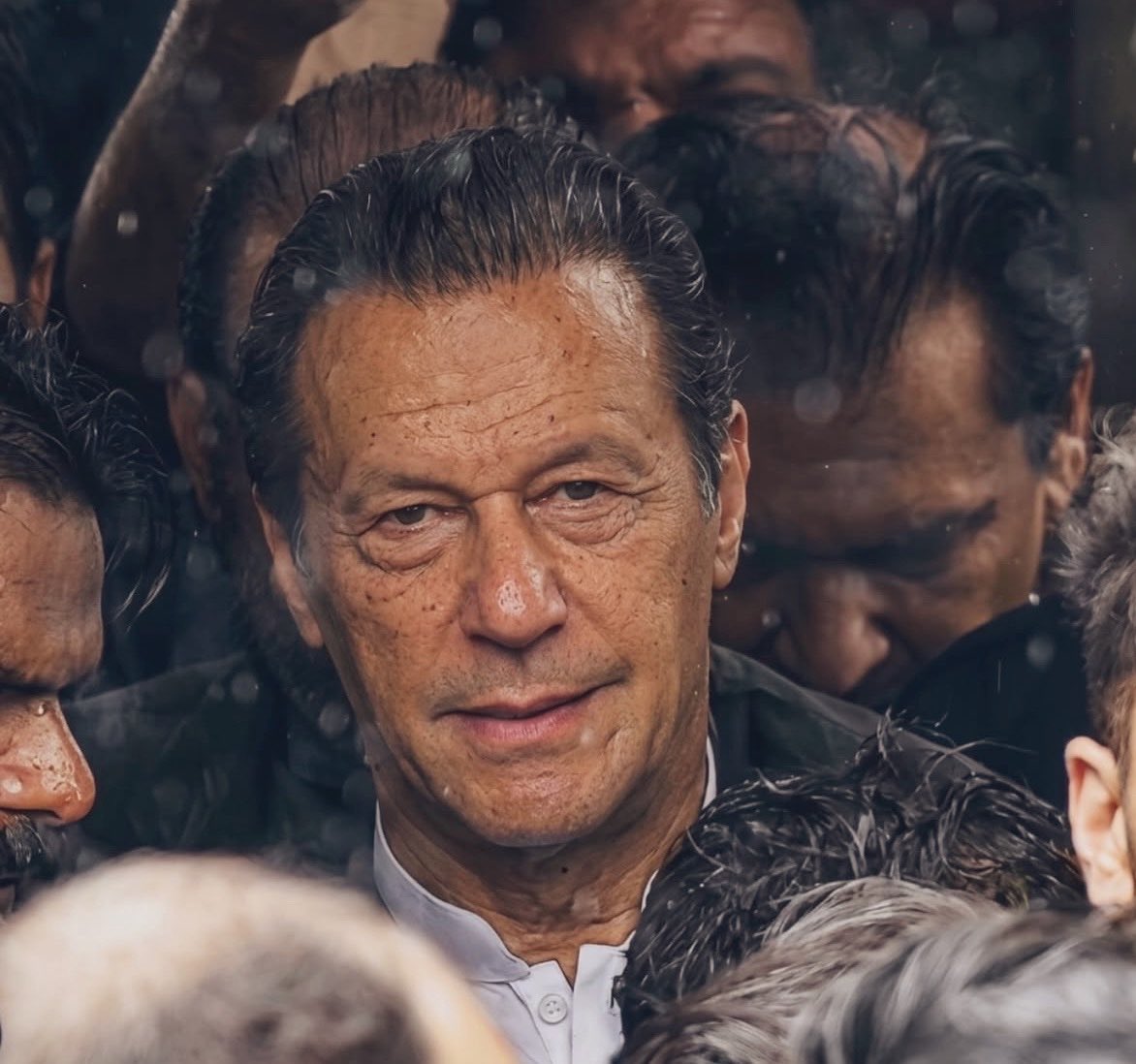 fayezasays's tweet photo. جسے دریا کا پانی جیون دے 
اُسے دنیا کی لہروں سے ڈرنا کیا!

#FreeImranKhan https://t.co/pAtjBlSh9K