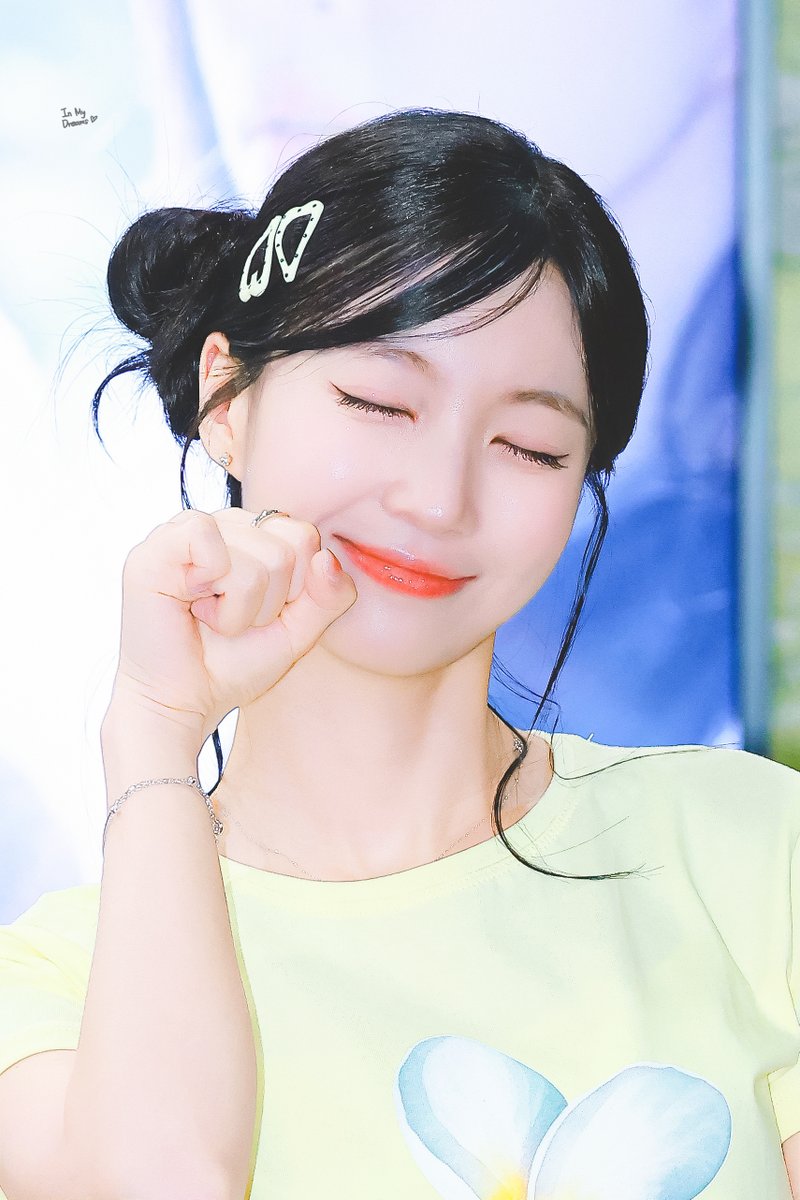 yubin_dreams's tweet photo. 260710 유빈                        

귀엽기만 하면 안 되나요??

#오마이걸 #OHMYGIRL 
#유빈 #YUBIN
@WM_OHMYGIRL https://t.co/5uKAvh3gvJ