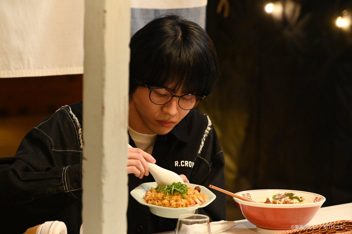 tokaitv_dodra's tweet photo. 【ドラマを10倍楽しむ！キャラクター解説】

✦ ─  藤間渉（#矢花黎）  ─ ✦
シーズン2からの新キャストである藤間渉は、
横浜のコミュニティFMに勤める、若手のラジオ局プロデューサー兼ディレクター兼パーソナリティ📻✨   

社内では雑用を含め、いつも忙しく働いており、
地元の人に密かに人気のコーナー「私の健康法」を担当しています。
輝元（#中村海人）と出会い、意気投合しますが……？

＼第2話はあす！23時40分放送！／
放送をお楽しみに！
#ミッドナイト屋台2 ～ル・モンドゥ～