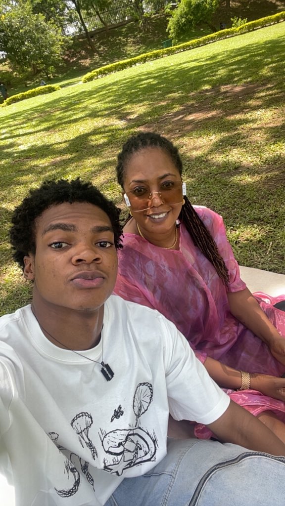 EhisOjeks's tweet photo. my favourite selfies🥹 https://t.co/qmdI1GaXtE