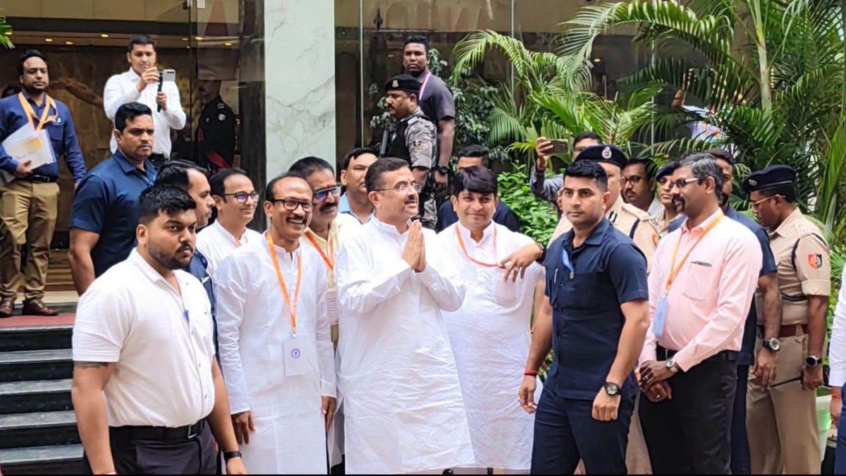 Imronitghosh's tweet photo. For the first time, welcome to our beloved city of Berhampore, the newly elected Chief Minister of the BJP government of West Bengal, Hon'ble Shri @SuvenduWB . With the Minister of Backward Classes welfare, Mass Education Extension  of the WB Govt.,Hon'ble Shri @GouriSankarBjp . https://t.co/vY1lZmaFiG