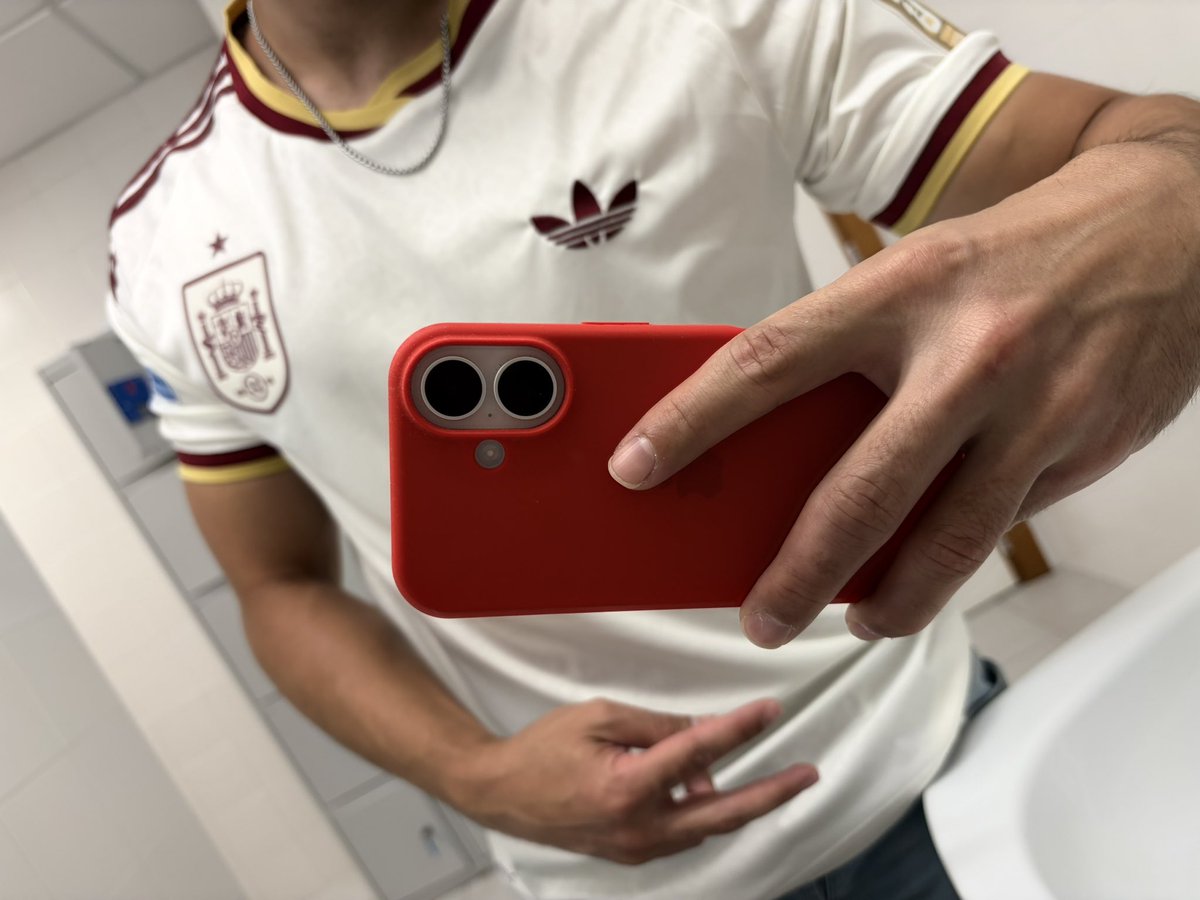 hikarinopixel's tweet photo. Vamos Españita! 🇪🇸 ⚽️ https://t.co/CwponVKgKN