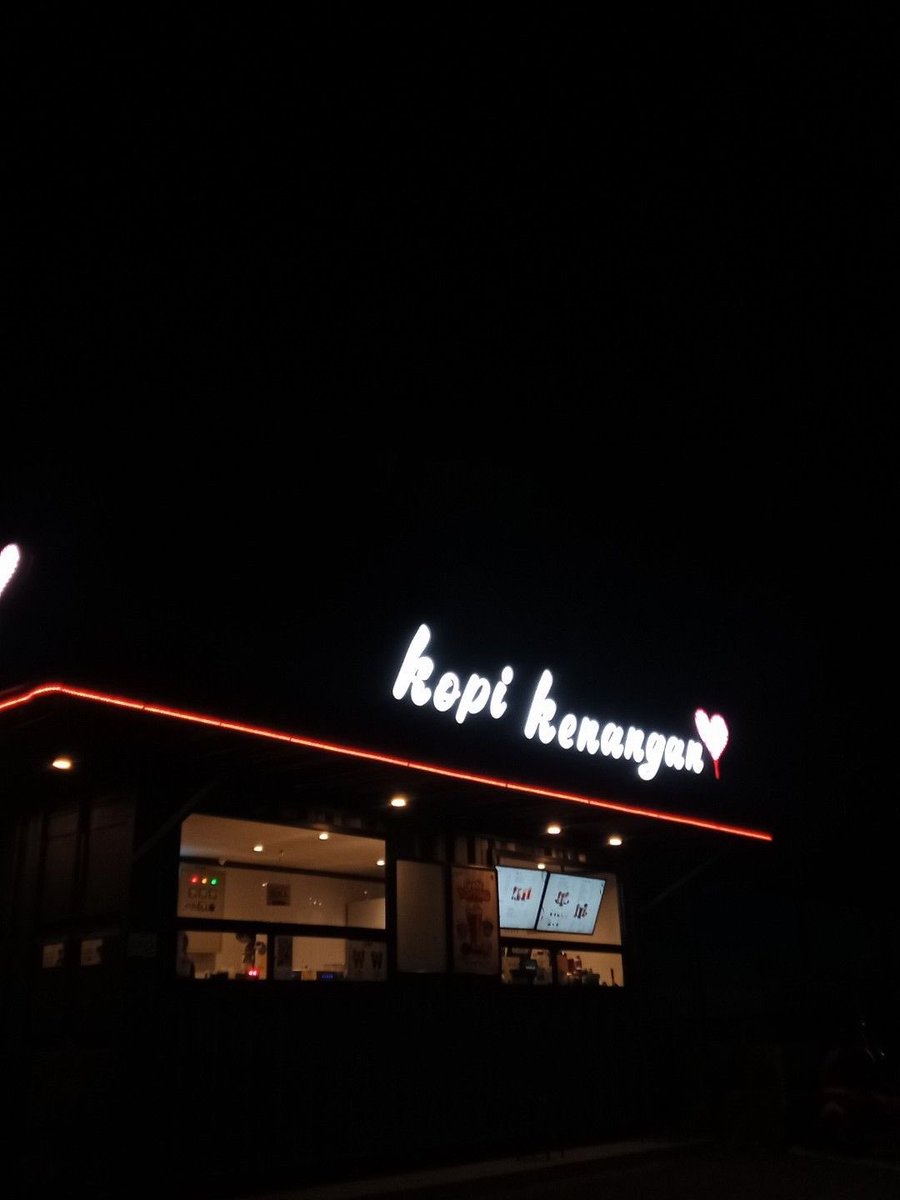 geeantara's tweet photo. What if Kala and Clara were in the same universe, as different characters.

; Kopi Kenangan, 2022.

Haechan short AU. https://t.co/7l1xMzVGAj