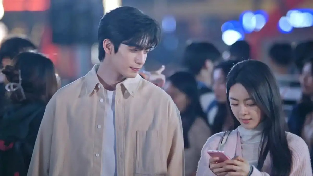 SMilkdrama's tweet photo. #ShineOnMe lives up to its name of giving warmth and worth the hype too! I enjoyed watching the leads, #ZhaoJinmai is always worth watching and I had a great time watching #SongWeilong for the first time. Only lows for me are the sideplots with her dad’s mistress & uni friends. https://t.co/Fq1Fx6ftqz