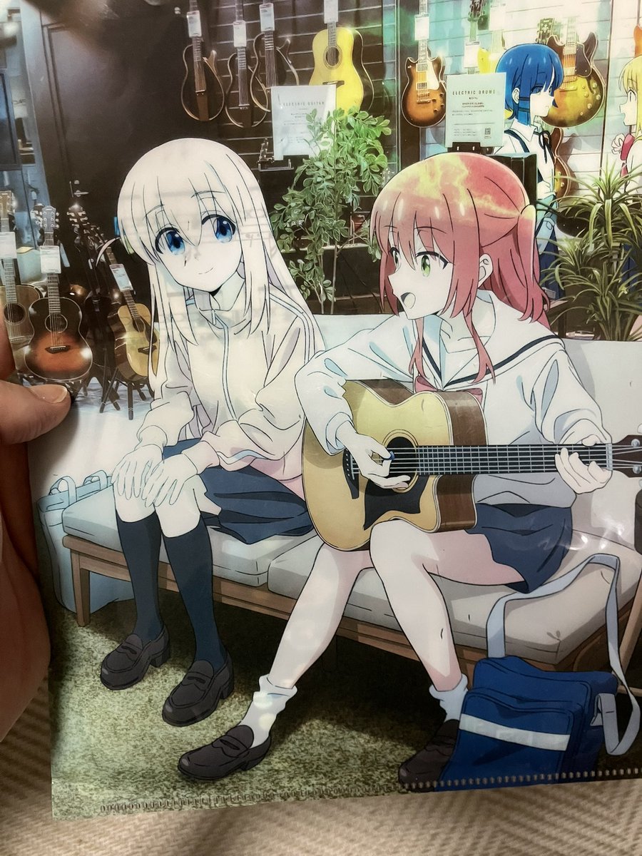 ichiyazuke_type's tweet photo. ひとりちゃん、押し入れで練習しすぎて真っ白になってるじゃない！今年の夏はたくさん外に出ないとダメよ！ https://t.co/k9U33JFux5