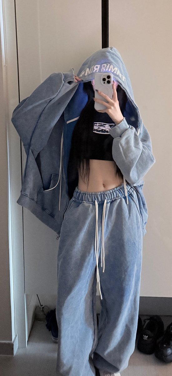 gapyeonghaus's tweet photo. [260710]
#tripleS Hyerin COSMO Talk update 🐱

#HyeRin #혜린 #정혜린 #ヘリン https://t.co/eV6lhordQR