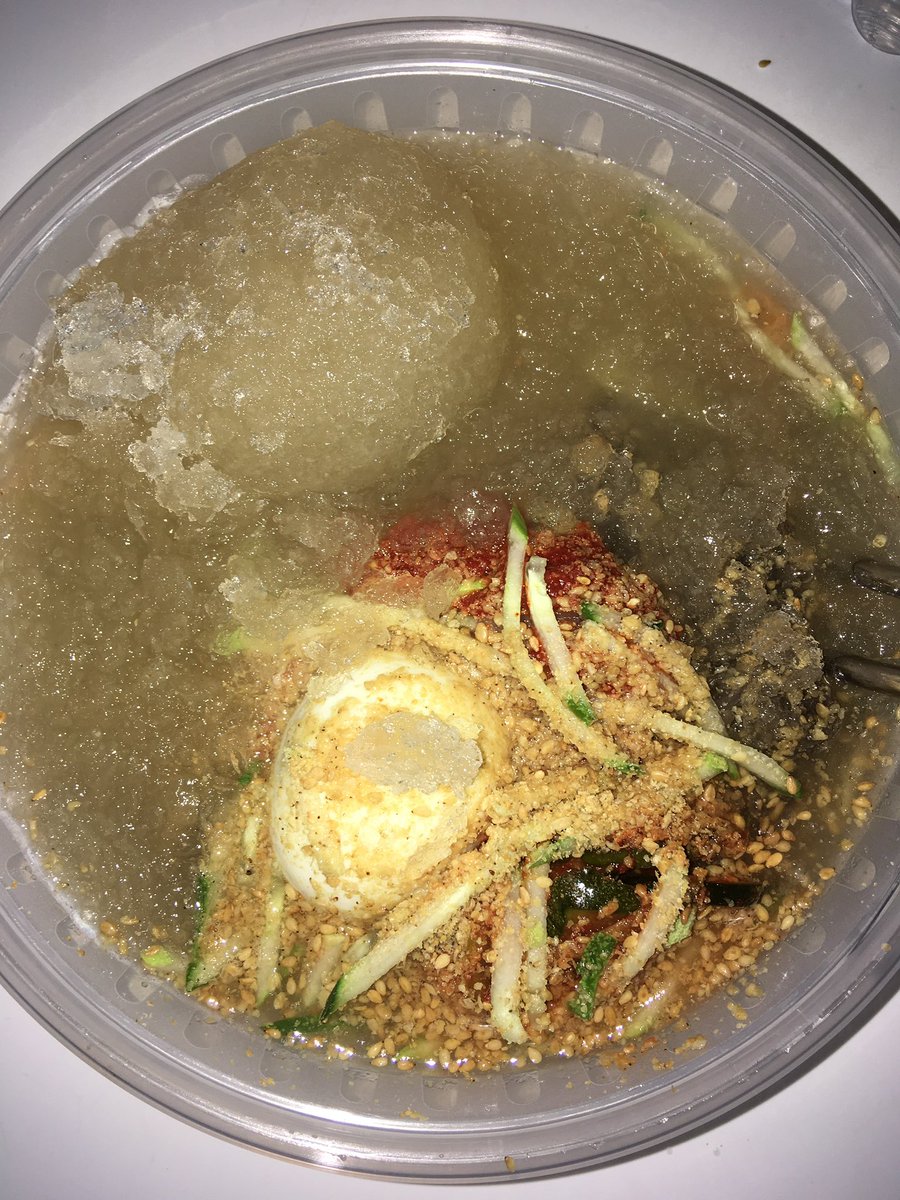 nizetwe's tweet photo. 여름에 냉면 안 먹으면 냉면이 서운해함ㅠ.ㅠ https://t.co/raOggI9Ezy