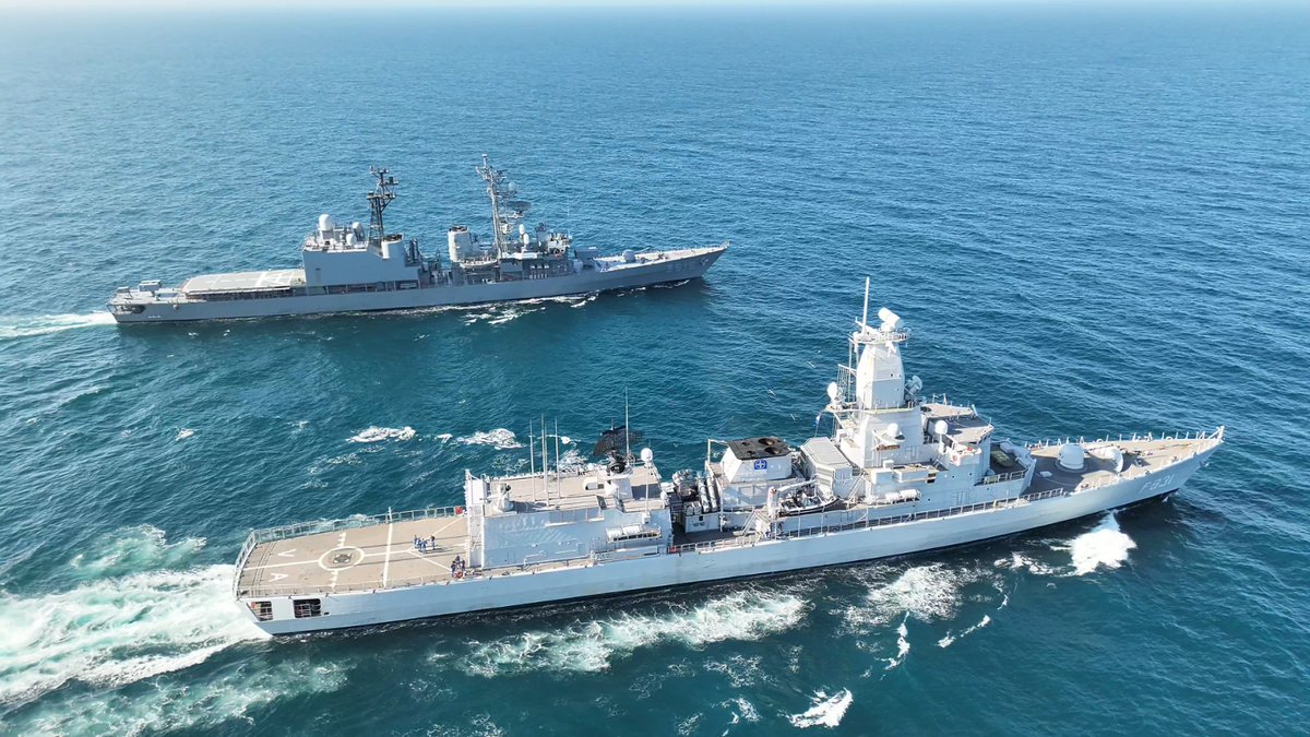 NATO_MARCOM's tweet photo. #SNMG1 recently conducted a PASSEX with Japan, one of NATO's longstanding Partners.
Training together strengthens interoperability, builds trust, and reinforces the partnerships that support maritime security across the globe. #WeAreNATO https://t.co/5pZaPLaTCJ