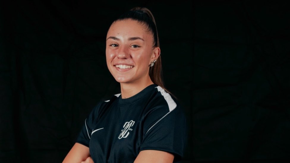 WomenFootballN_'s tweet photo. Marta #Zamboni è una nuova giocatrice del #ComoWomen ✅⚪️
Arriva in prestito con diritto di riscatto dalla #JuventusWomen fino al 30 Giugno 2027 ✍️⚪️⚫️
#WFN #SerieAWomen https://t.co/RIPcofPsGK