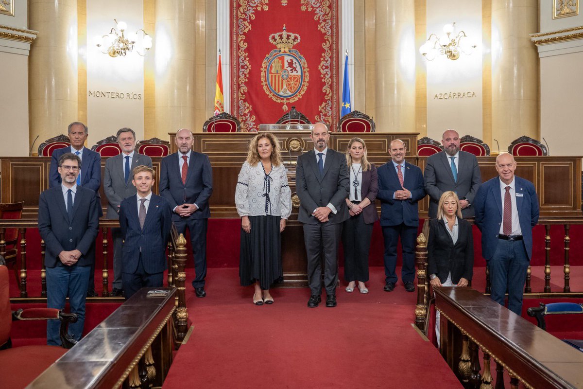 ppacocyl's tweet photo. Los Parlamentos Autonómicos deben tener una voz activa en #Europa. Hoy, en la reunión del Comité Permanente de la CALRE (@Calrenet) celebrada en el Senado de #España, he solicitado reactivar y coordinar el Grupo de Trabajo sobre Legislación Europea e Inversiones Públicas. https://t.co/CgzsrPblPx