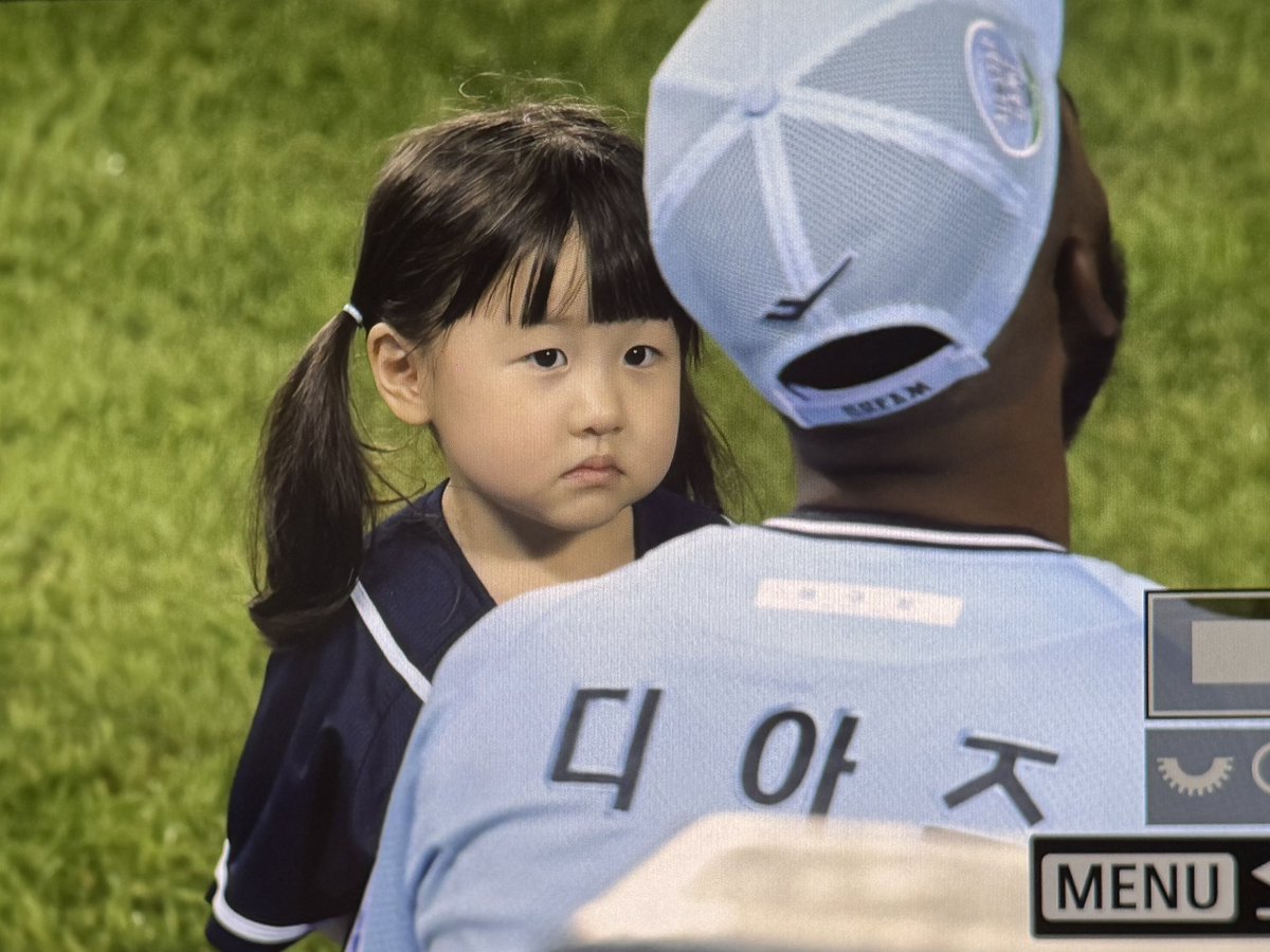 O3IOO2's tweet photo. 여전히 기여운 때때얌 ㅜㅜㅜ https://t.co/ITjStKbTHp