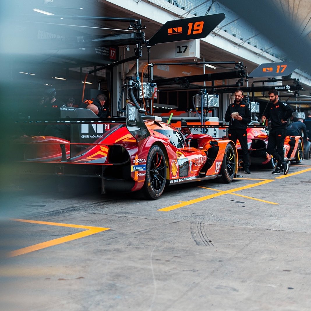FIAWEC's tweet photo. Scrutineering and final preparations complete 👌
 
Tudo pronto, time to kick off the race weekend!
 
#WEC #6HSaoPaulo https://t.co/h91ZjTO1rh