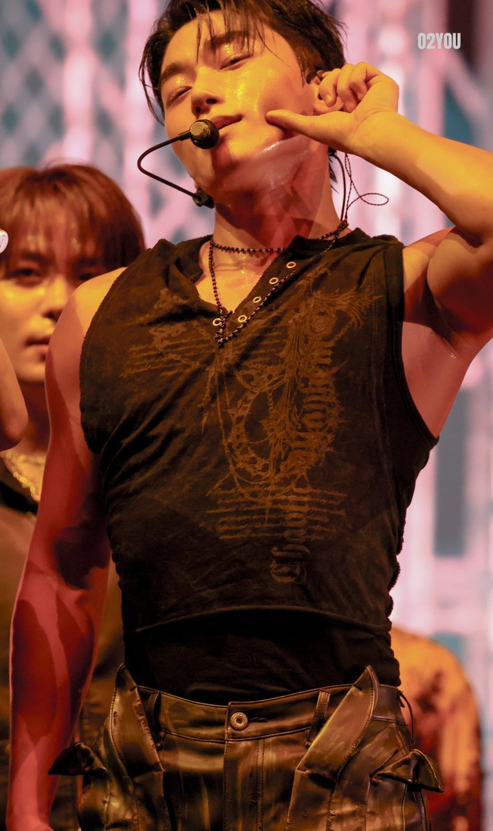 orangetoyou_'s tweet photo. 260708 ROCK IN ROMA 

#ATEEZ #에이티즈
#CHOISAN #최산
#SAN #산 
#UltimateBiasChoiSan 
#천년동안_함께할_산이_생일축하해 https://t.co/iXO2rJjTmi