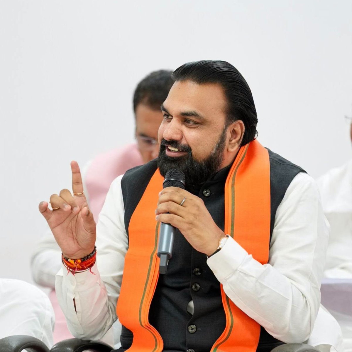 samrat4bjp's tweet photo. लोकसेवक आवास स्थित नेक संवाद सभागार में आयोजित एनडीए के सभी घटक दलों के सम्मानित जिलाध्यक्ष गण की बैठक में संगठन एवं सरकार के बीच बेहतर समन्वय, जनहित के कार्यों में गति तथा बिहार के सर्वांगीण विकास को लेकर विस्तृत चर्चा हुई।

बैठक में बिहार के माननीय पूर्व मुख्यमंत्री श्री @NitishKumar जी का भी मार्गदर्शन प्राप्त हुआ।