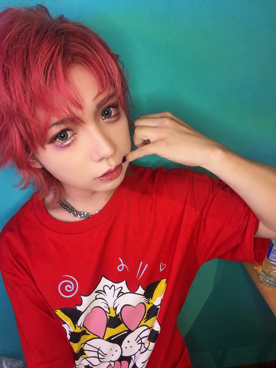 NK_official_222's tweet photo. 目合っちゃったら、押すしか。 https://t.co/eNDPIWOKtk