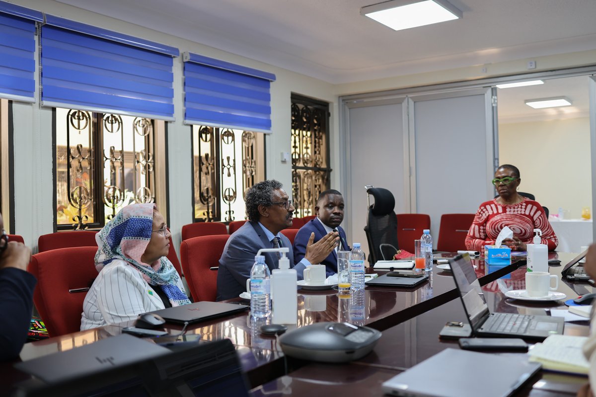 NwanneObahor's tweet photo. A great pleasure to have met the team from the @nbiweb led by Dr Nestor Niyonzima, Executive Director, Dr Abraha Adugna, Deputy Executive Director, Dr Maha Abdelraheem Ismail, Ground Water Project Technical Lead and Ms. Lydia Wamala, Communications Specialist. 

An important opportunity to jointly reflect on years of successful collaboration under our joint @theGEF financed “𝐄𝐧𝐡𝐚𝐧𝐜𝐢𝐧𝐠 𝐂𝐨𝐧𝐣𝐮𝐜𝐭𝐢𝐯𝐞 𝐌𝐚𝐧𝐚𝐠𝐞𝐦𝐞𝐧𝐭 𝐨𝐟 𝐒𝐮𝐫𝐟𝐚𝐜𝐞 𝐚𝐧𝐝 𝐆𝐫𝐨𝐮𝐧𝐝𝐰𝐚𝐭𝐞𝐫 𝐑𝐞𝐬𝐨𝐮𝐫𝐜𝐞𝐬 𝐢𝐧 𝐒𝐞𝐥𝐞𝐜𝐭𝐞𝐝 𝐓𝐫𝐚𝐧𝐬-𝐁𝐨𝐮𝐧𝐝𝐚𝐫𝐲 𝐀𝐪𝐮𝐢𝐟𝐞𝐫𝐬” 💧🌍

#SDG17