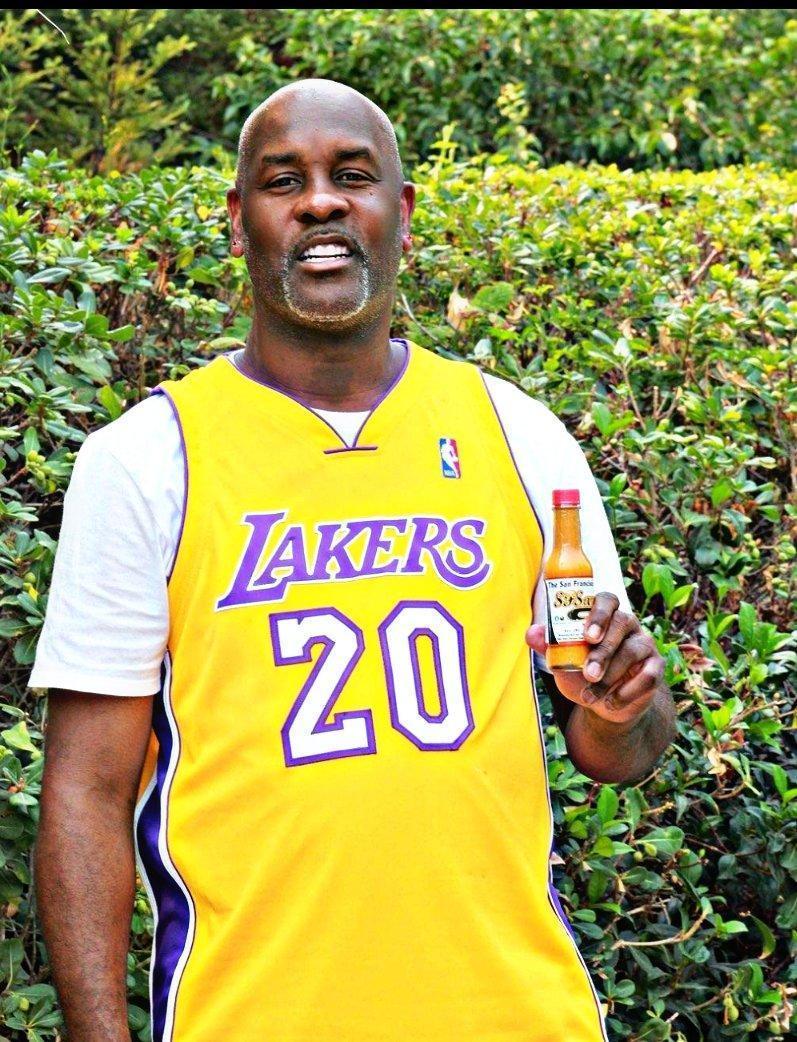 luxurytax8's tweet photo. @durandbernarr When you come to the #ShorelineAmphitheatre on October 3rd and 4th for the #Kehlaniworldtour Check out @snoopdogg @TooShort and @GaryPayton with the best condiment on the continent https://t.co/YeP7pSGbke @SfSause #sanfranciscosause #foodnetwork #condimentcravings https://t.co/6BQmGgMAuF