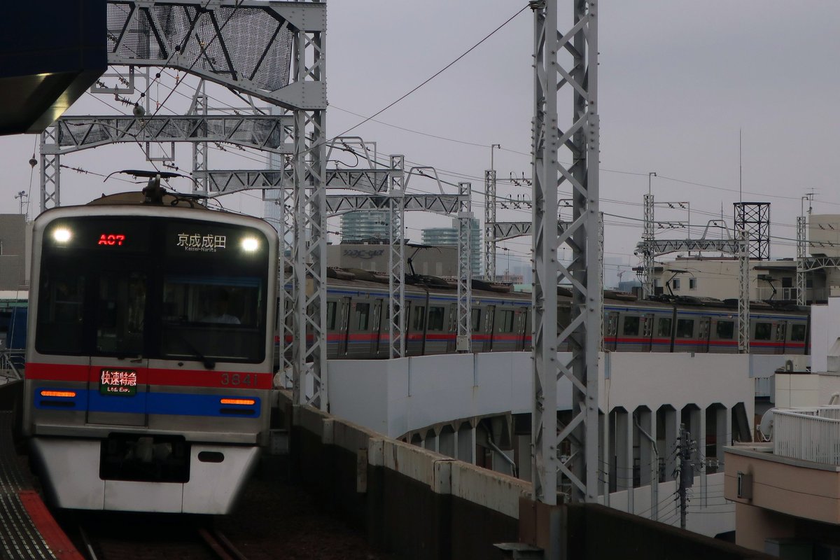 SS0808E217's tweet photo. ＃曲がる列車を愛でる https://t.co/6STq5I5iIY