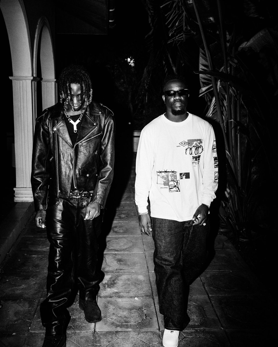 Xlimkid_'s tweet photo. HAPPY BIRTHDAY GODFATHER🥂 @sarkodie 👑NYAME NHYIRA WO NE W’AKOMA PA 🙏🏿🙏🏿🙏🏿 https://t.co/iS5cBfVkrz