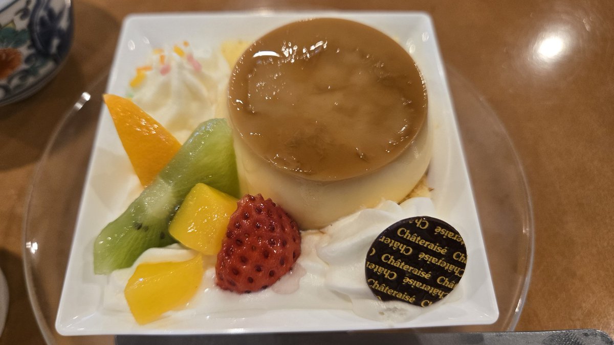onaka36's tweet photo. プリンアラモード。 https://t.co/pe1nFCqdSI