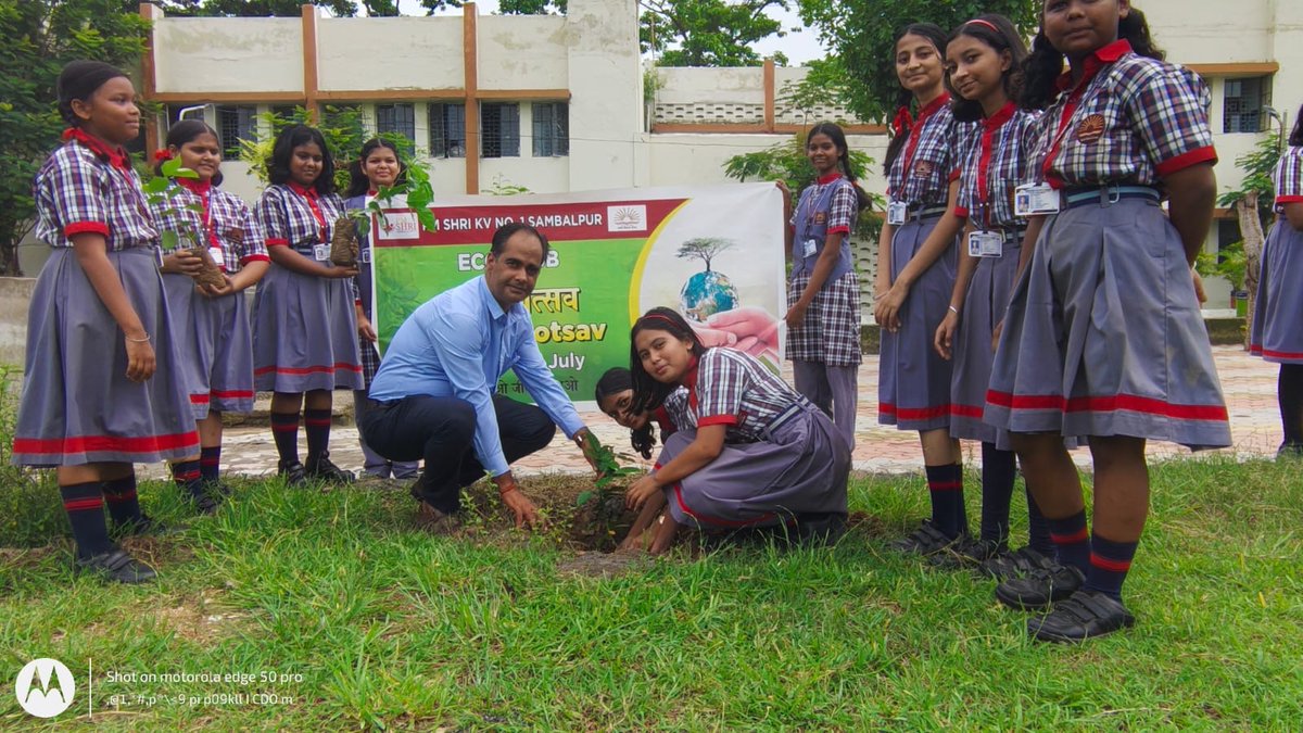 KV1SBP's tweet photo. PM SHRI KV No. 1 Sambalpur celebrated Van Mahotsav with a tree plantation drive, reaffirming its commitment to a sustainable future and environmental stewardship. @KVS_HQ @Ranranjay82 https://t.co/mDSaN9R0gw