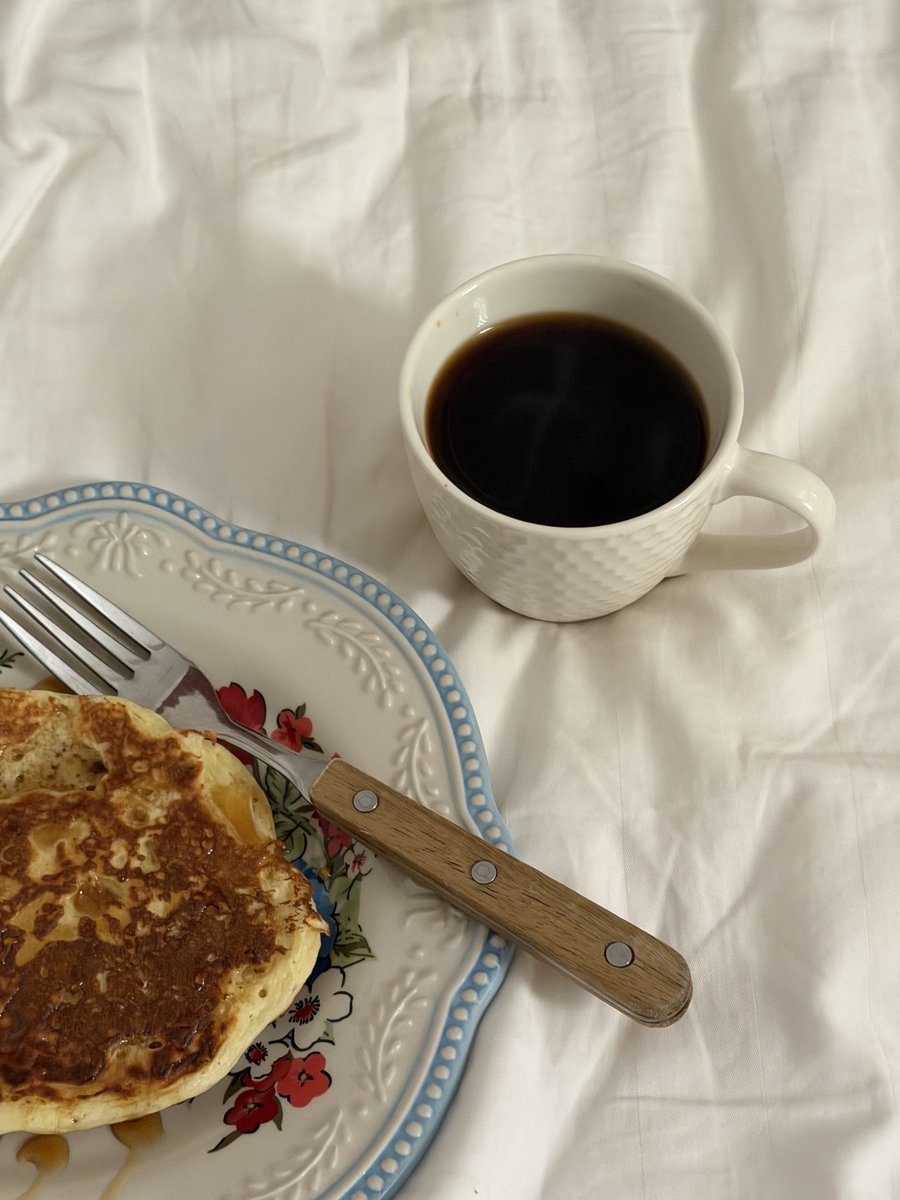 Razan9727's tweet photo. Friday 🥞 https://t.co/CetyjG6ohQ